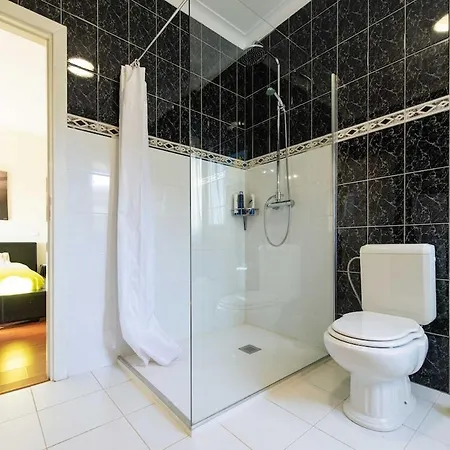 Casa Carvalho De Bouca, Moreira Moncao * Cortinhal