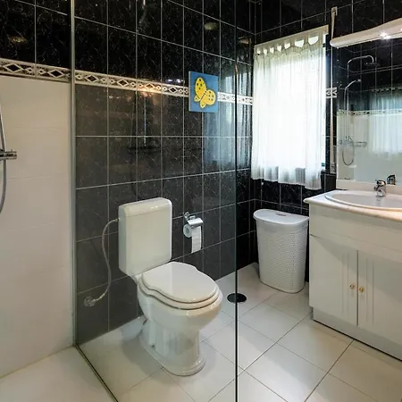 Casa Carvalho De Bouca, Moreira Moncao *