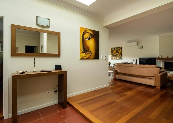 Casa Carvalho De Bouca, Moreira Moncao *