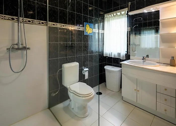 Casa Carvalho De Bouca, Moreira Moncao *